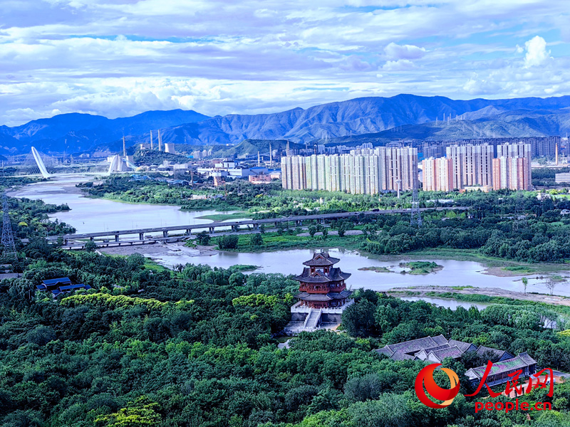 北京“母亲河”永定河两岸绿意盎然。丰台区供图