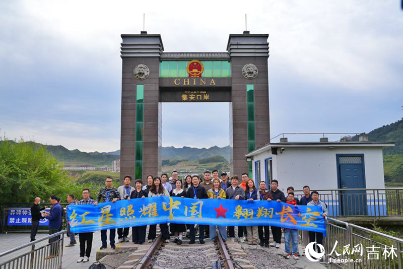 9月17日，“红星照耀中国·翱翔长空”网络主题活动正式启动。人民网记者 李洋摄