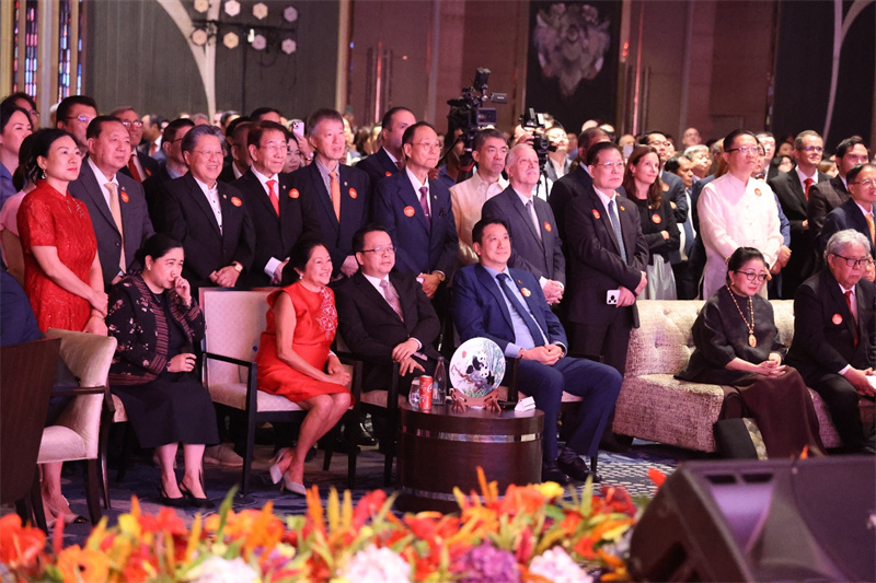 庆祝中华人民共和国成立76周年暨黄溪连大使离任招待会在马尼拉隆重举行。中国驻菲律宾使馆供图