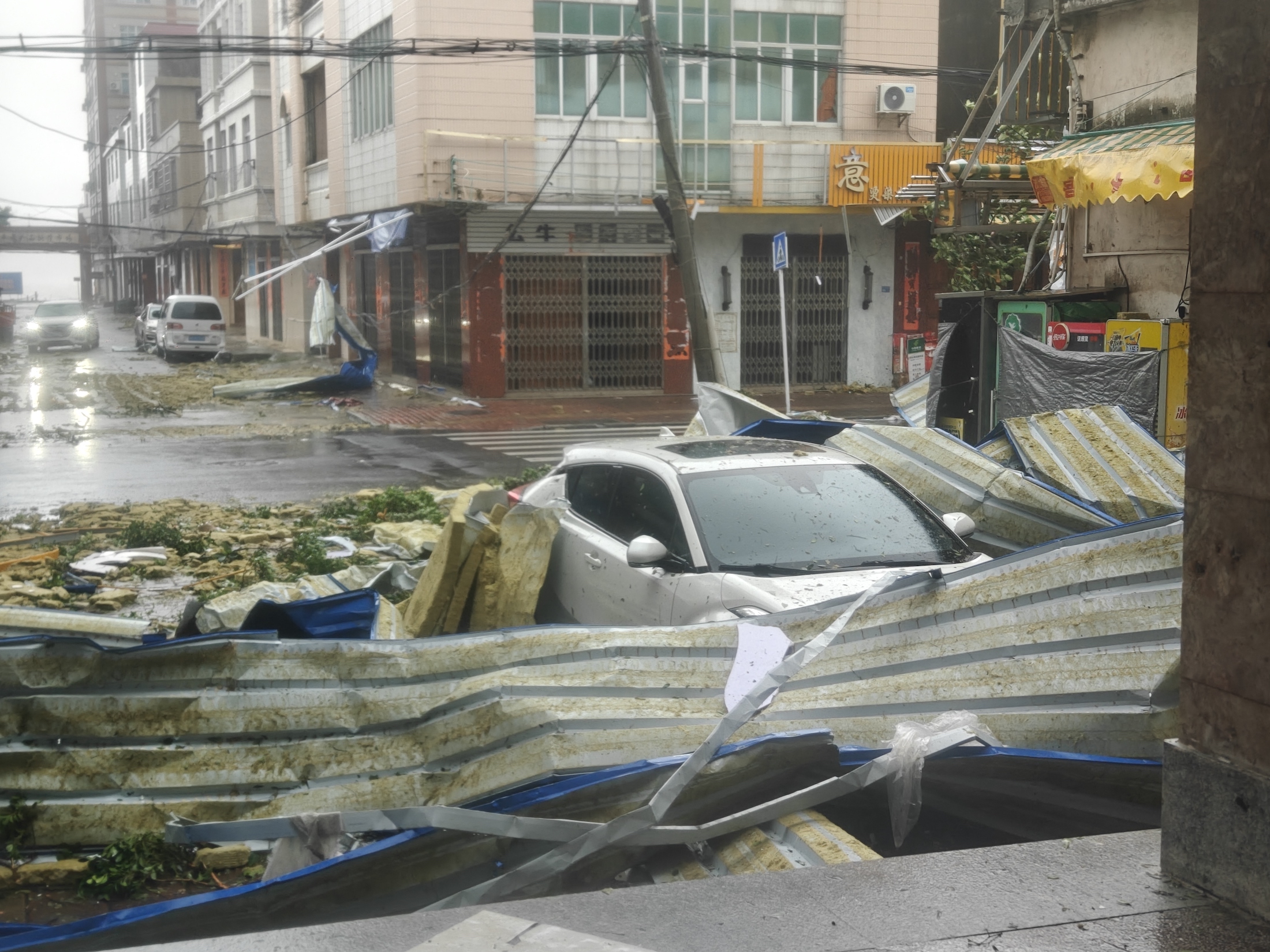 鍙伴庘滄ˇ鍔犳矙鈥濇潵琚锛9鏈24鏃17鏃讹紝闃虫睙甯傞槼涓滃尯涓滃钩闀囷紝澶ч噺閾佺毊鏉胯椋庡惞钀姐備汉姘戠綉 鐜嬮泤铦舵憚