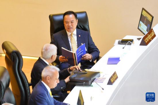 　　9月29日，泰国总理阿努廷在曼谷出席国会会议。新华社发（拉亨摄）